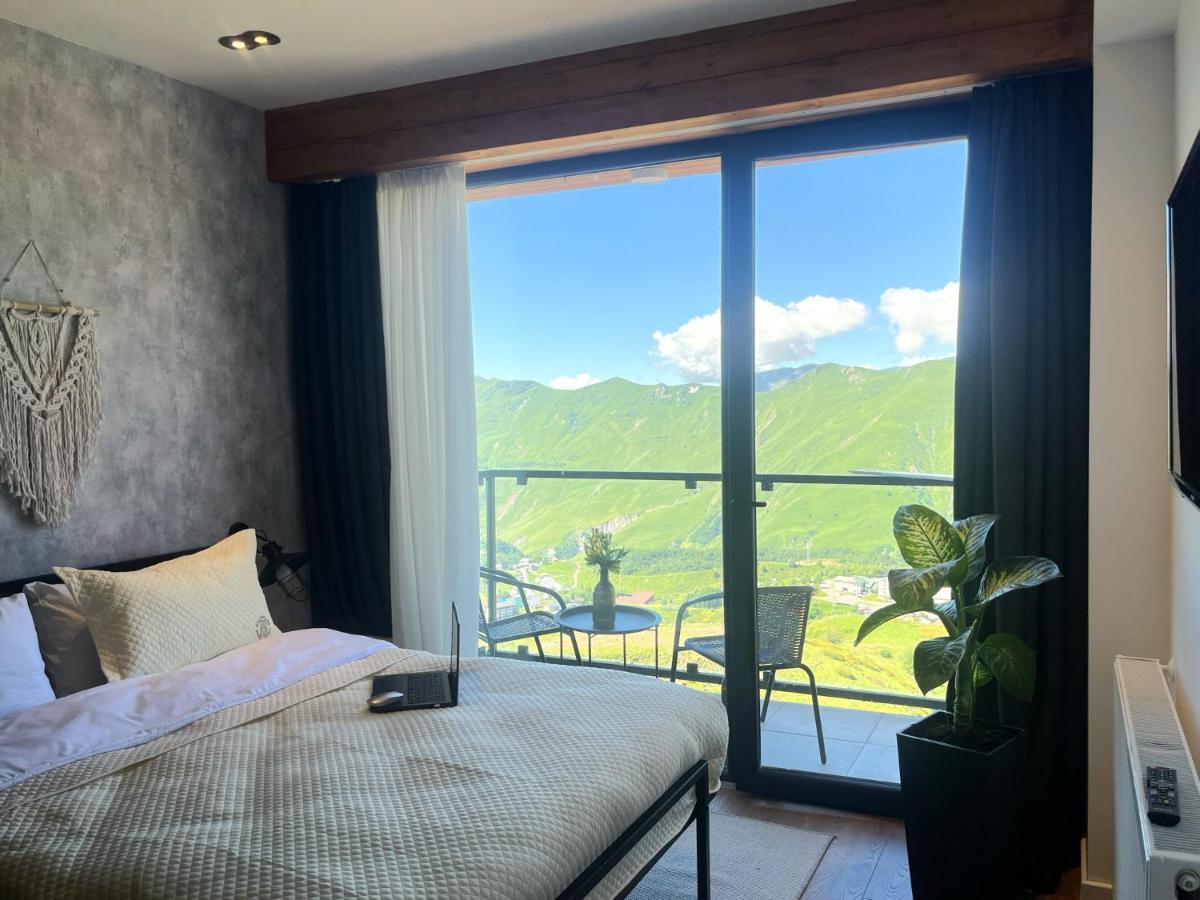 Stuning Views On Mountains, Gudauriアパートメント エクステリア 写真
